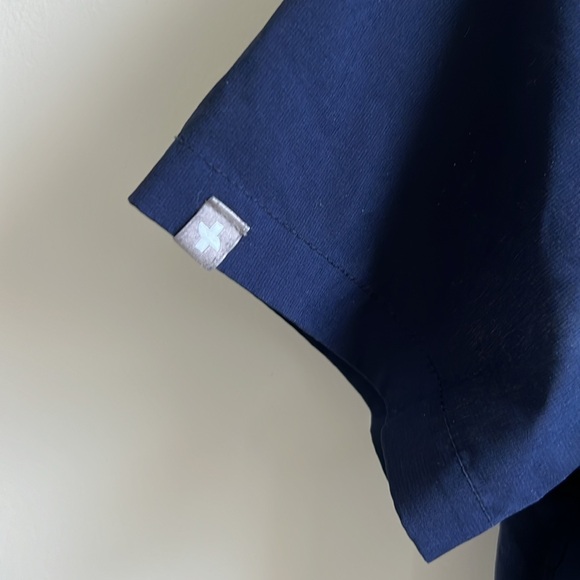 Figs Technical Collection Scrub Top - Picture 3 of 4